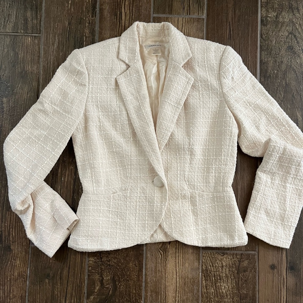 Harold’s tweed blazer